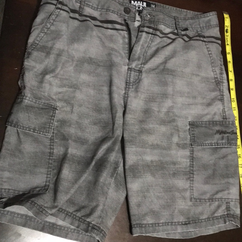 Mens Maui & Sons swim trunks size 34